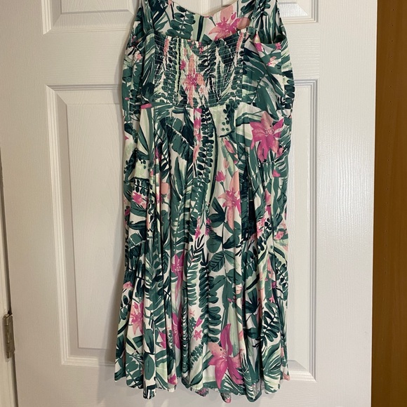 •2/$25• Old Navy Summery Flora Dress - Picture 2 of 4